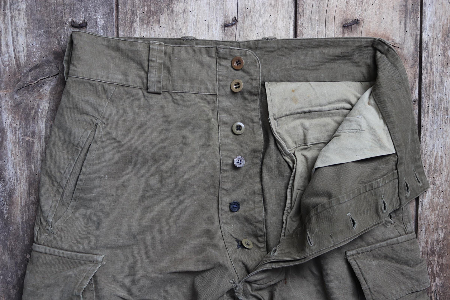 Vintage 1940s French M47 cargo pants - cotton workwear trousers - military utility - 32" x 26"