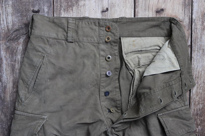 Vintage 1940s French M47 cargo pants - cotton workwear trousers - military utility - 32" x 26"