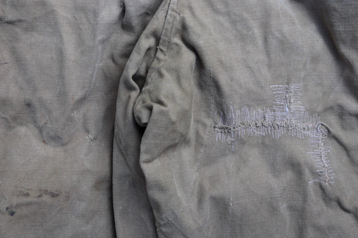 Vintage 1940s French M47 cargo pants - cotton workwear trousers - military utility - 32" x 26"