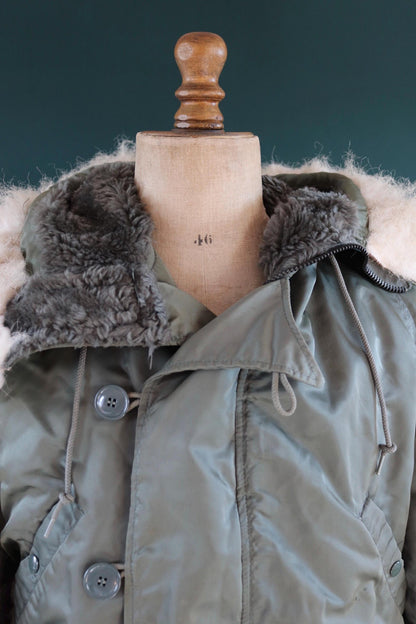 Vintage 1980s USAF N-2B jacket - Alpha Industries - extreme cold weather - split hood - 48" chest