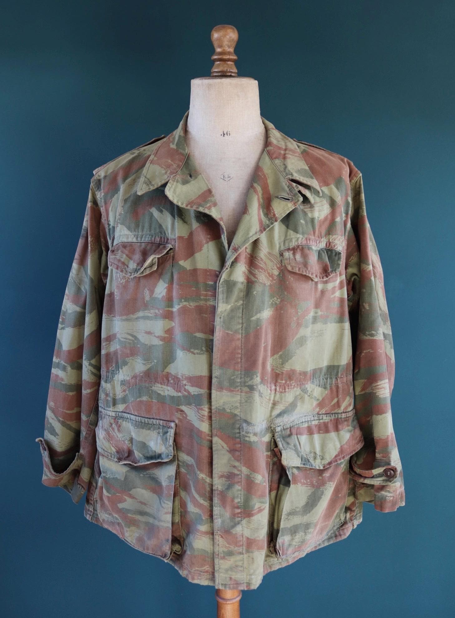 Vintage 1960s French lizard camo jacket - herringbone cotton - military workwear - 50" chest