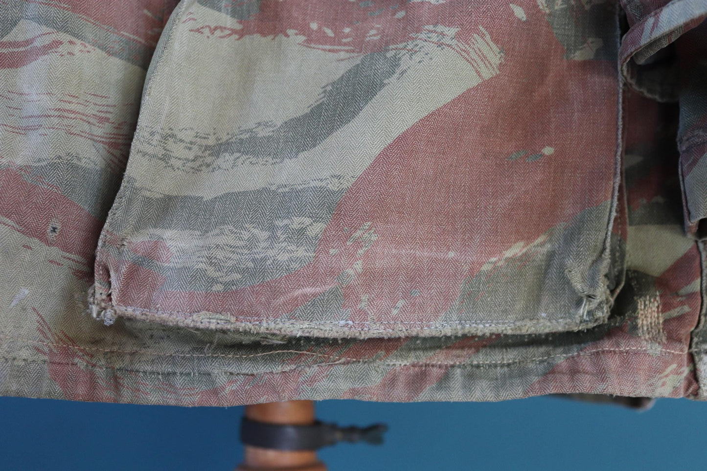 Vintage 1960s French lizard camo jacket - herringbone cotton - military workwear - 50" chest