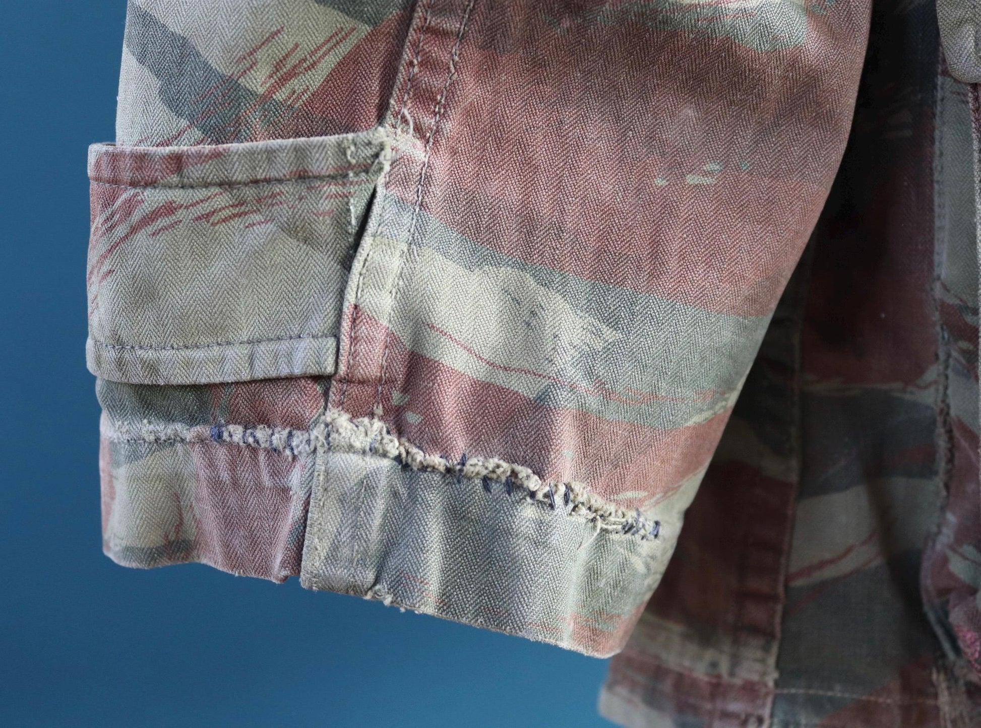 Vintage 1960s French lizard camo jacket - herringbone cotton - military workwear - 50" chest