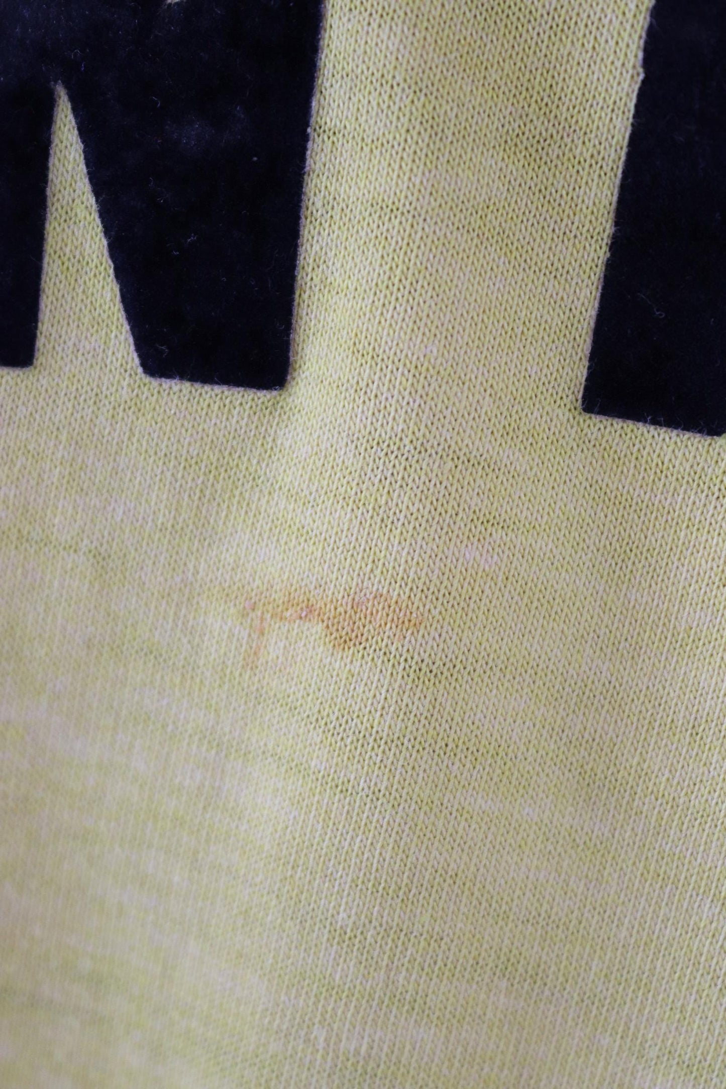 Vintage 1970s t shirt - single stitch - flock print - 39” chest