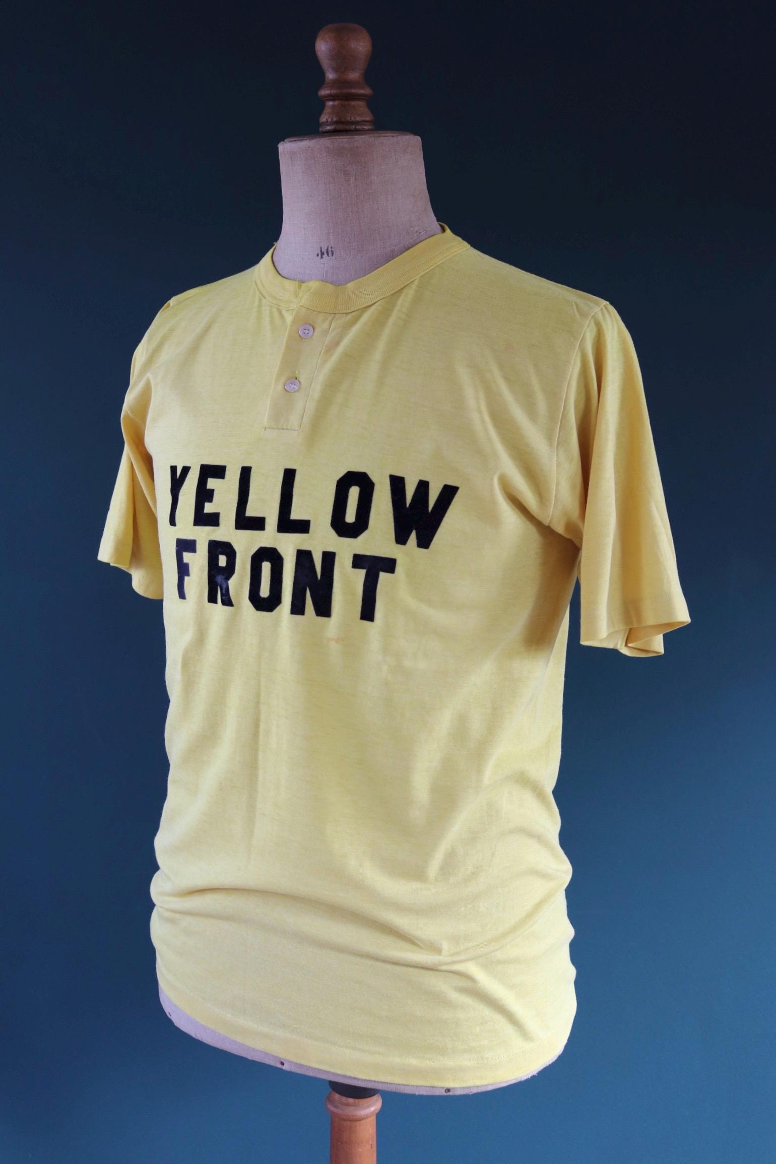 Vintage 1970s t shirt - single stitch - flock print - 39” chest