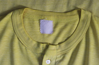 Vintage 1970s t shirt - single stitch - flock print - 39” chest