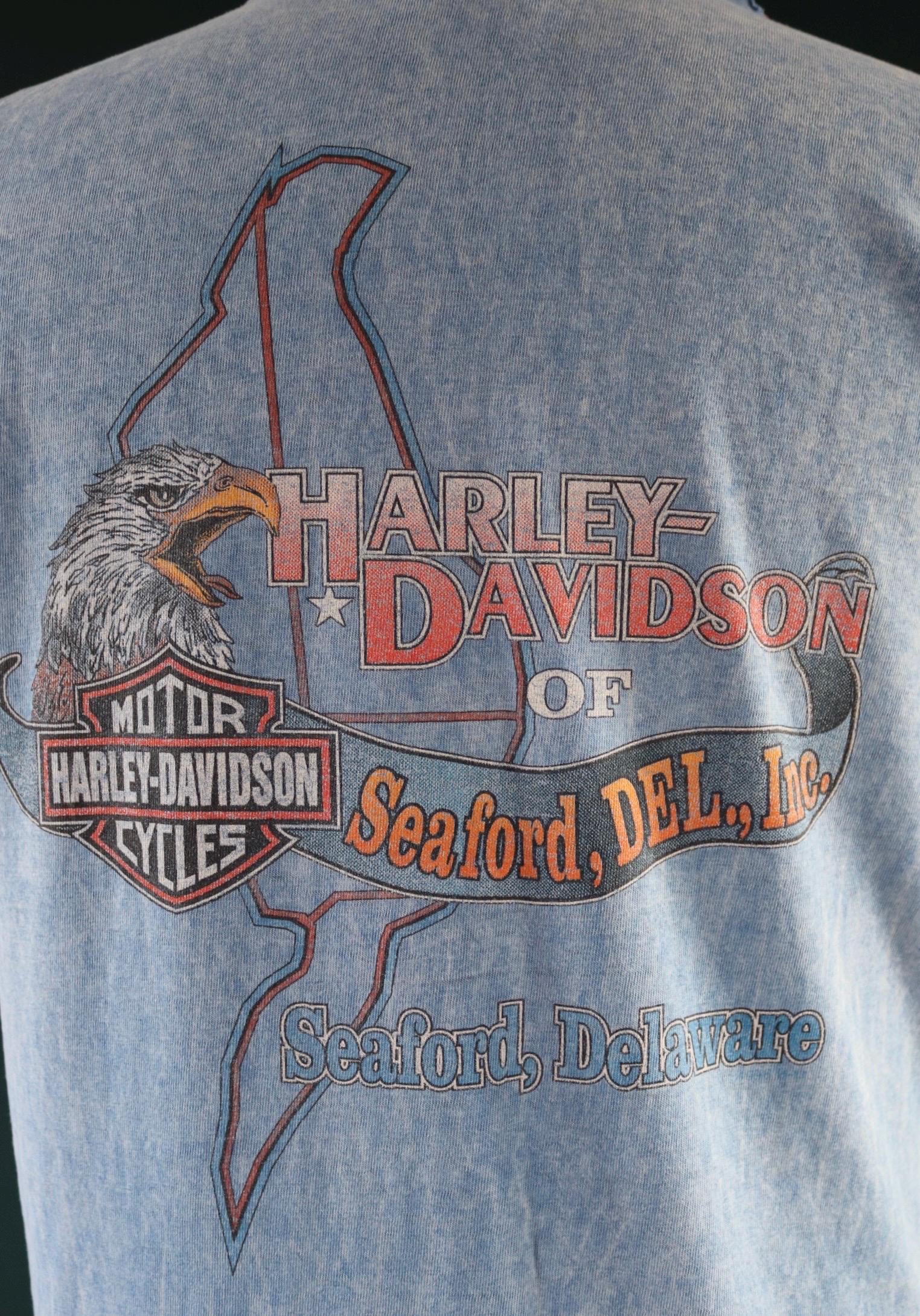 Vintage 1990s Harley Davidson t shirt - thrashed pocket tee - 40" chest