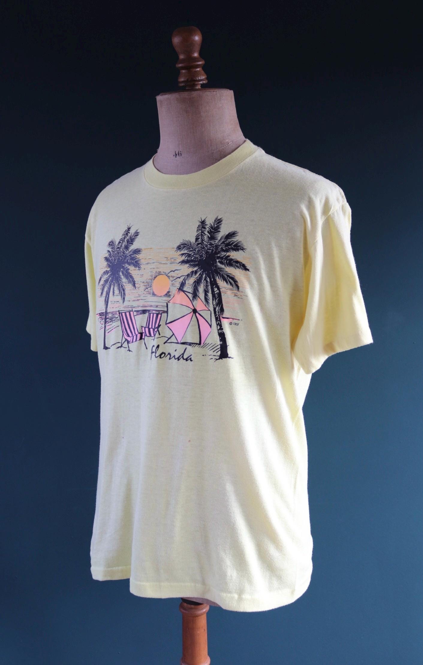 Vintage 1980s t shirt - Florida tourist souvenir - sunset print - 41” chest