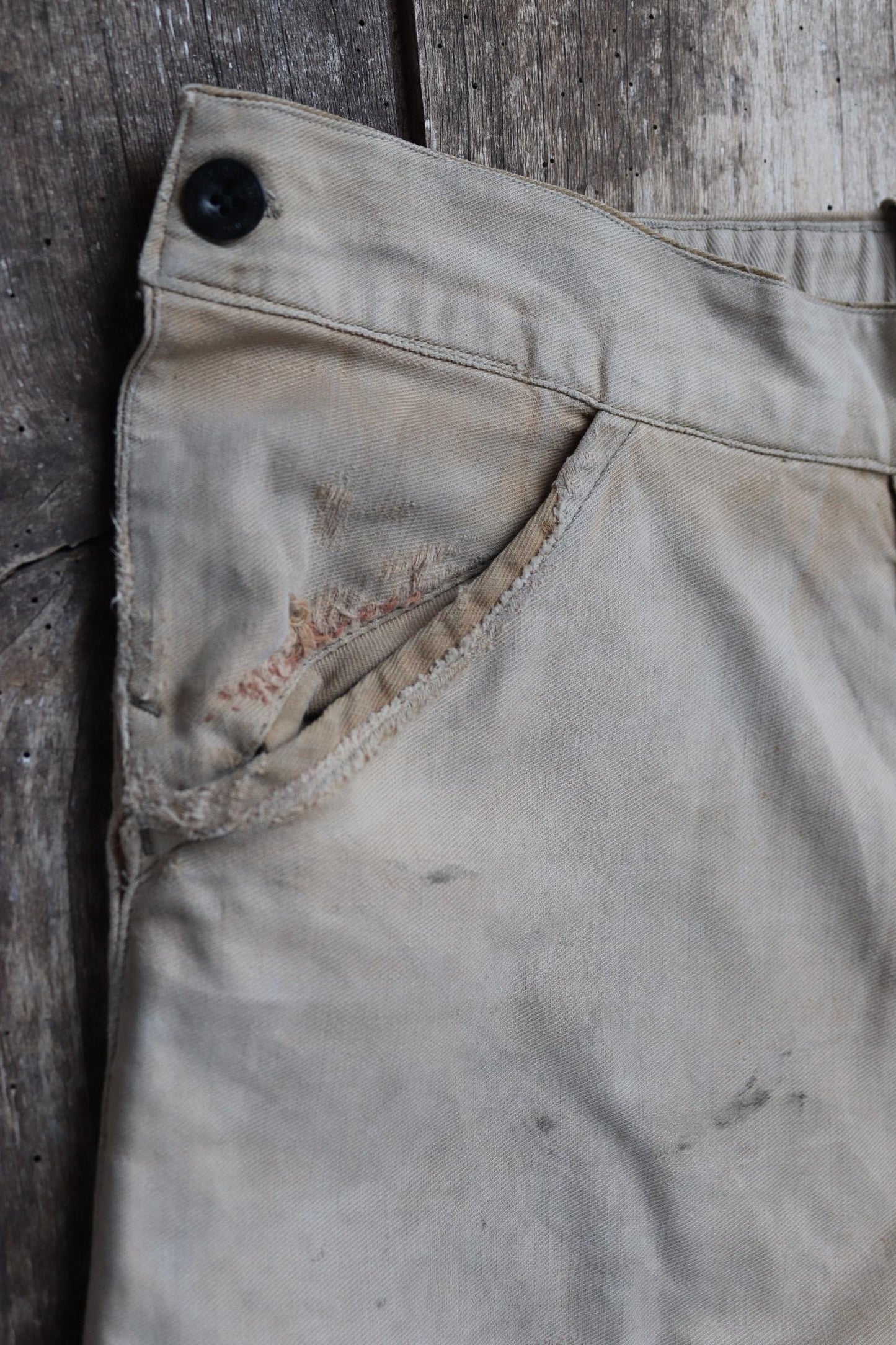 Vintage French workwear trousers - 1950s chore pants - darned and repaired - 32” x 26”