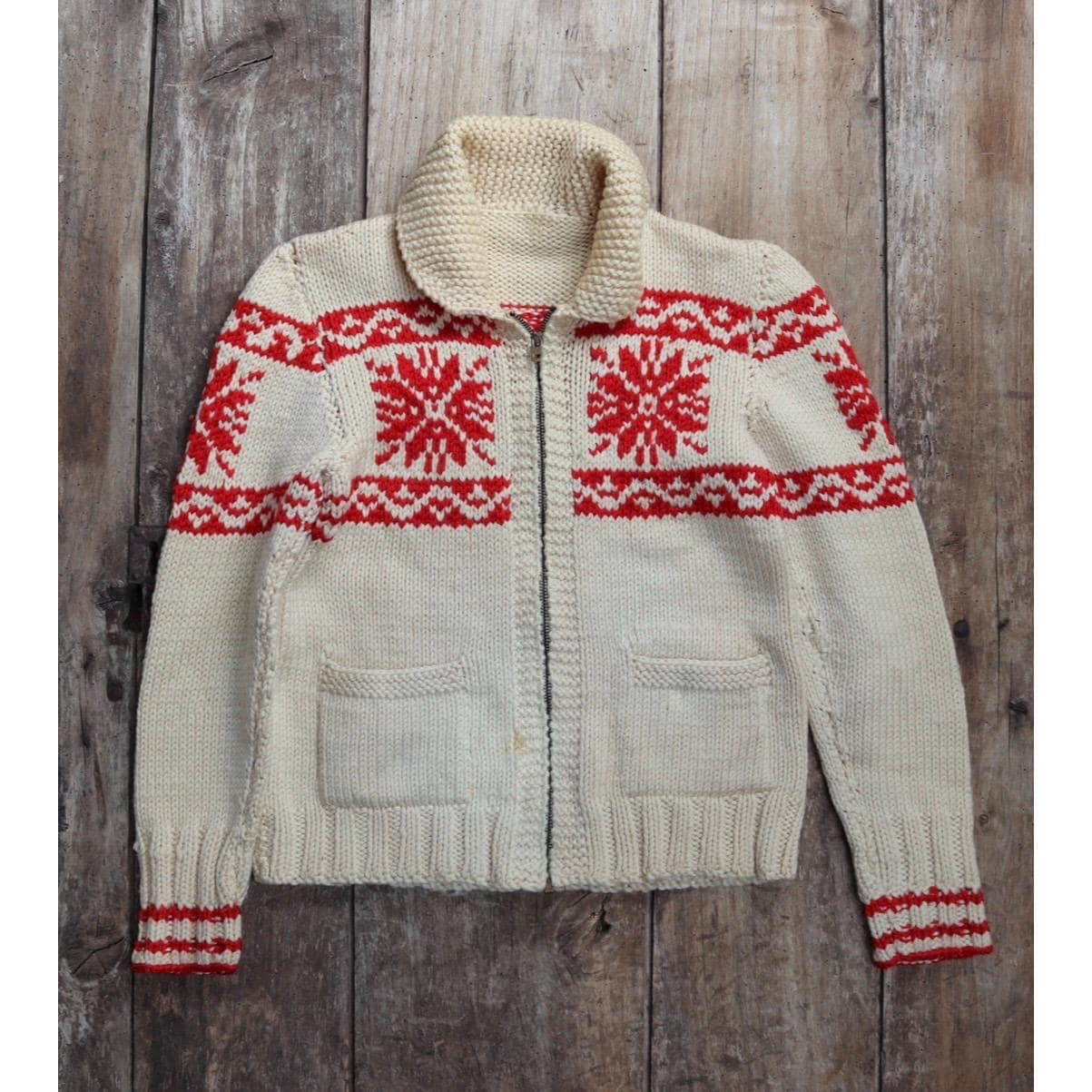 Vintage 1950s cowichan sweater - chunky wool cardigan - hand knitted jumper - snowflake design - 33” chest