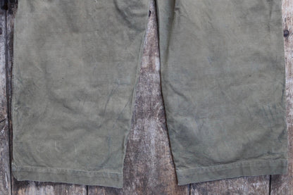 Vintage 1940s French M47 cargo pants - cotton workwear trousers - military utility - 32" x 26"