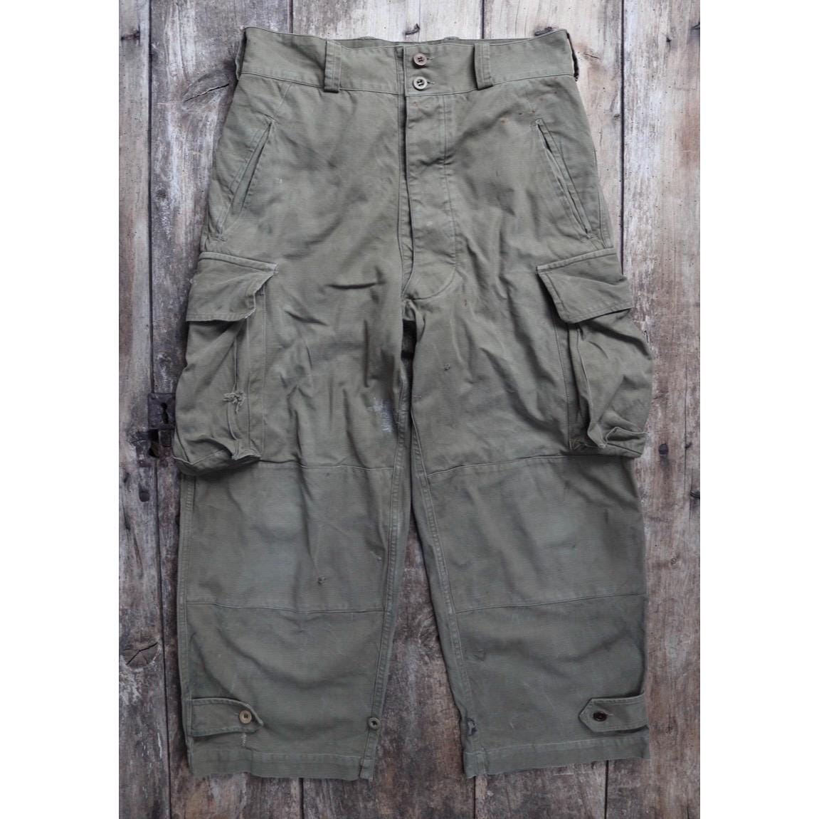 Vintage 1940s French M47 cargo pants - cotton workwear trousers - military utility - 32" x 26"
