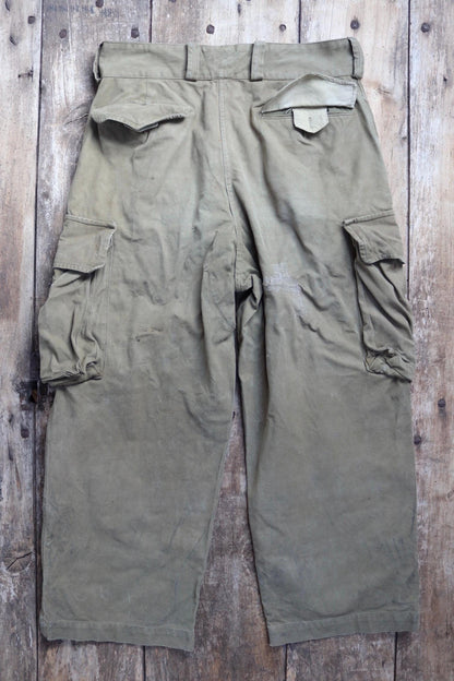 Vintage 1940s French M47 cargo pants - cotton workwear trousers - military utility - 32" x 26"