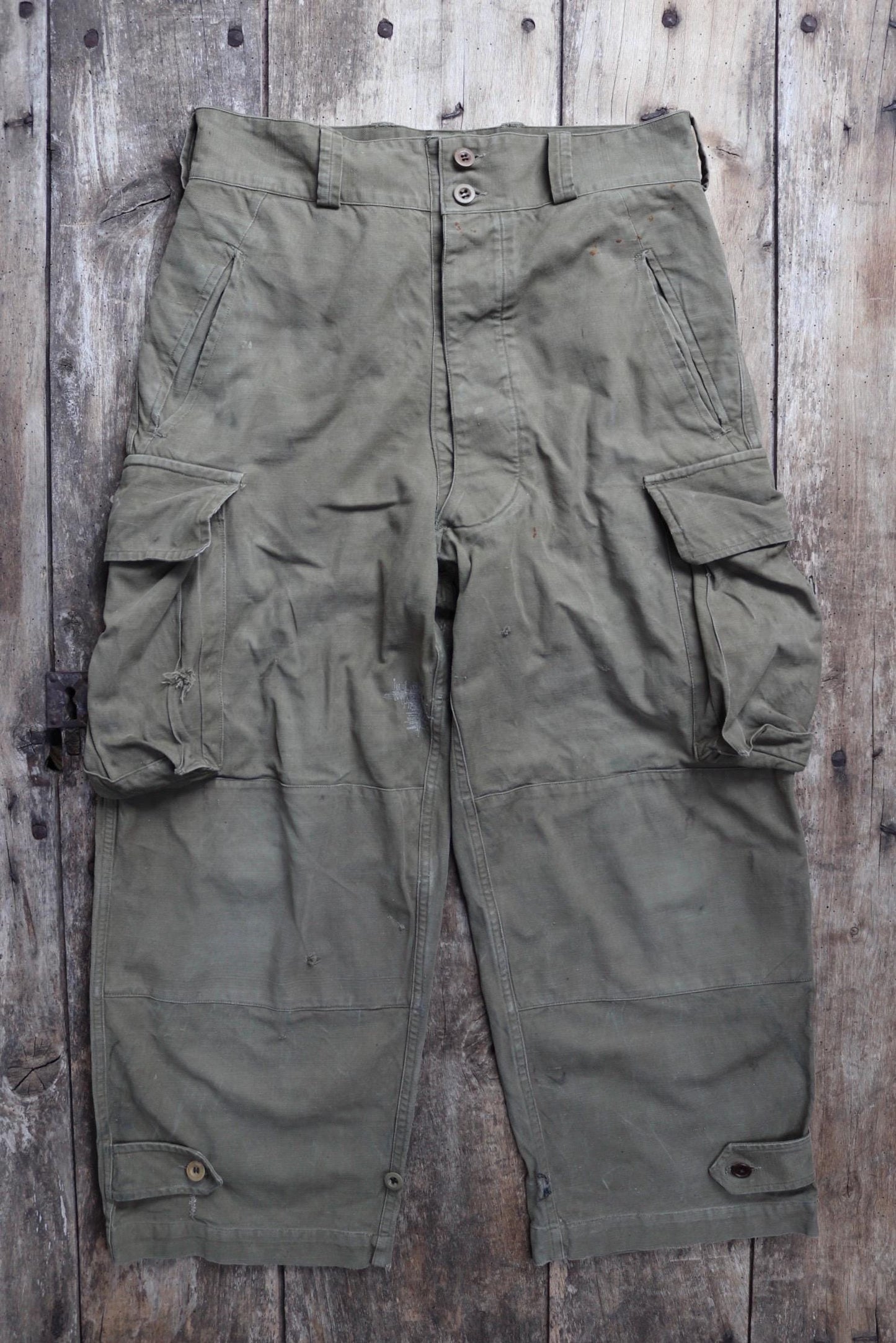Vintage 1940s French M47 cargo pants - cotton workwear trousers - military utility - 32" x 26"