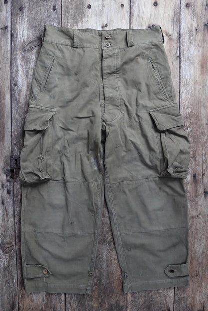Vintage 1940s French M47 cargo pants - cotton workwear trousers - military utility - 32" x 26"