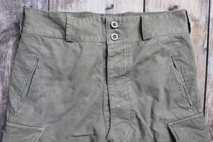 Vintage 1940s French M47 cargo pants - cotton workwear trousers - military utility - 32" x 26"
