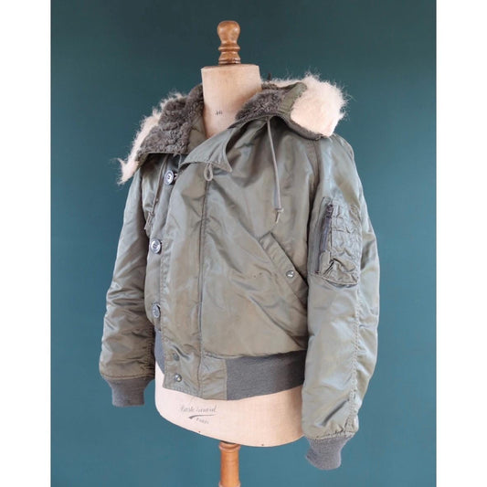 Vintage 1980s USAF N-2B jacket - Alpha Industries - extreme cold weather - split hood - 48" chest