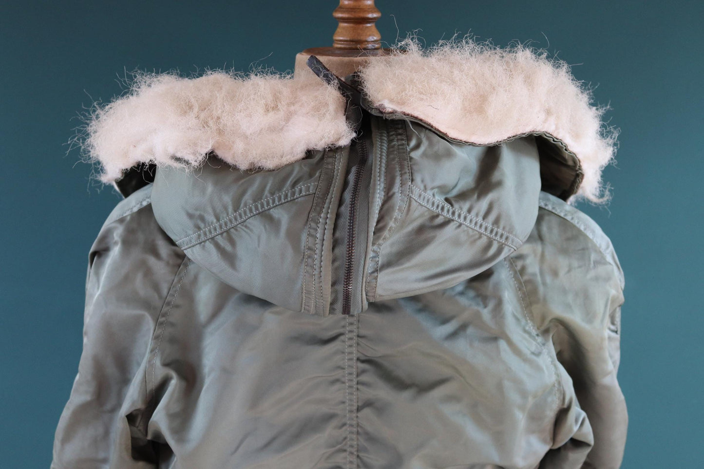 Vintage 1980s USAF N-2B jacket - Alpha Industries - extreme cold weather - split hood - 48" chest
