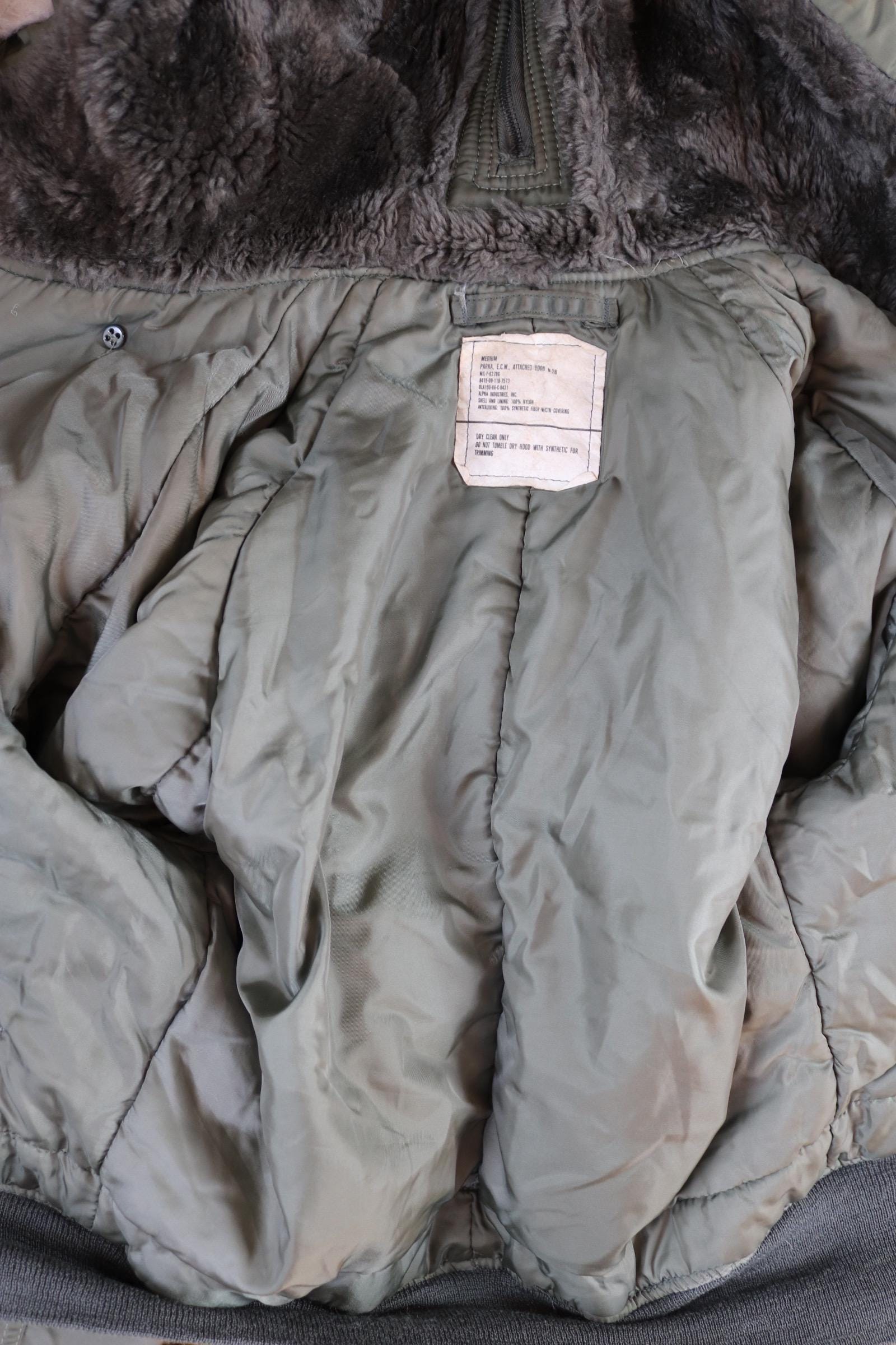 Vintage 1980s USAF N-2B jacket - Alpha Industries - extreme cold weather - split hood - 48" chest