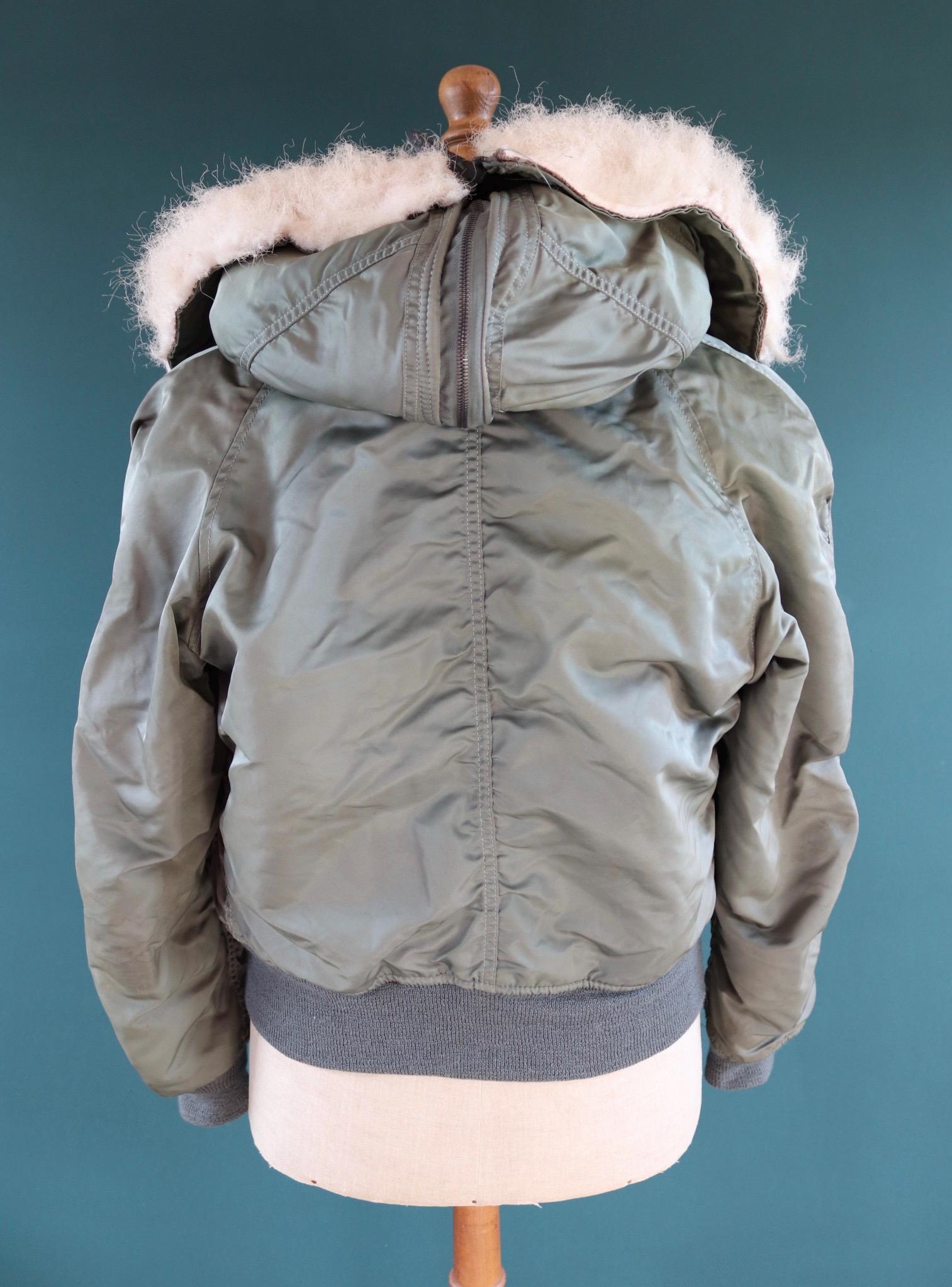 Vintage 1980s USAF N-2B jacket - Alpha Industries - extreme cold weather - split hood - 48" chest