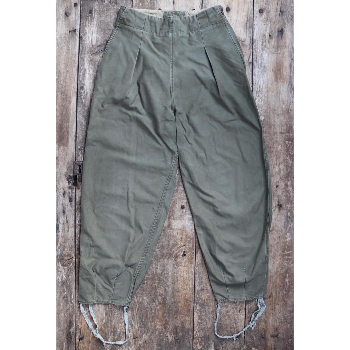 Vintage 1940s US army M43 trousers - womens military pants - original WW2 clothing - 28" x 27"