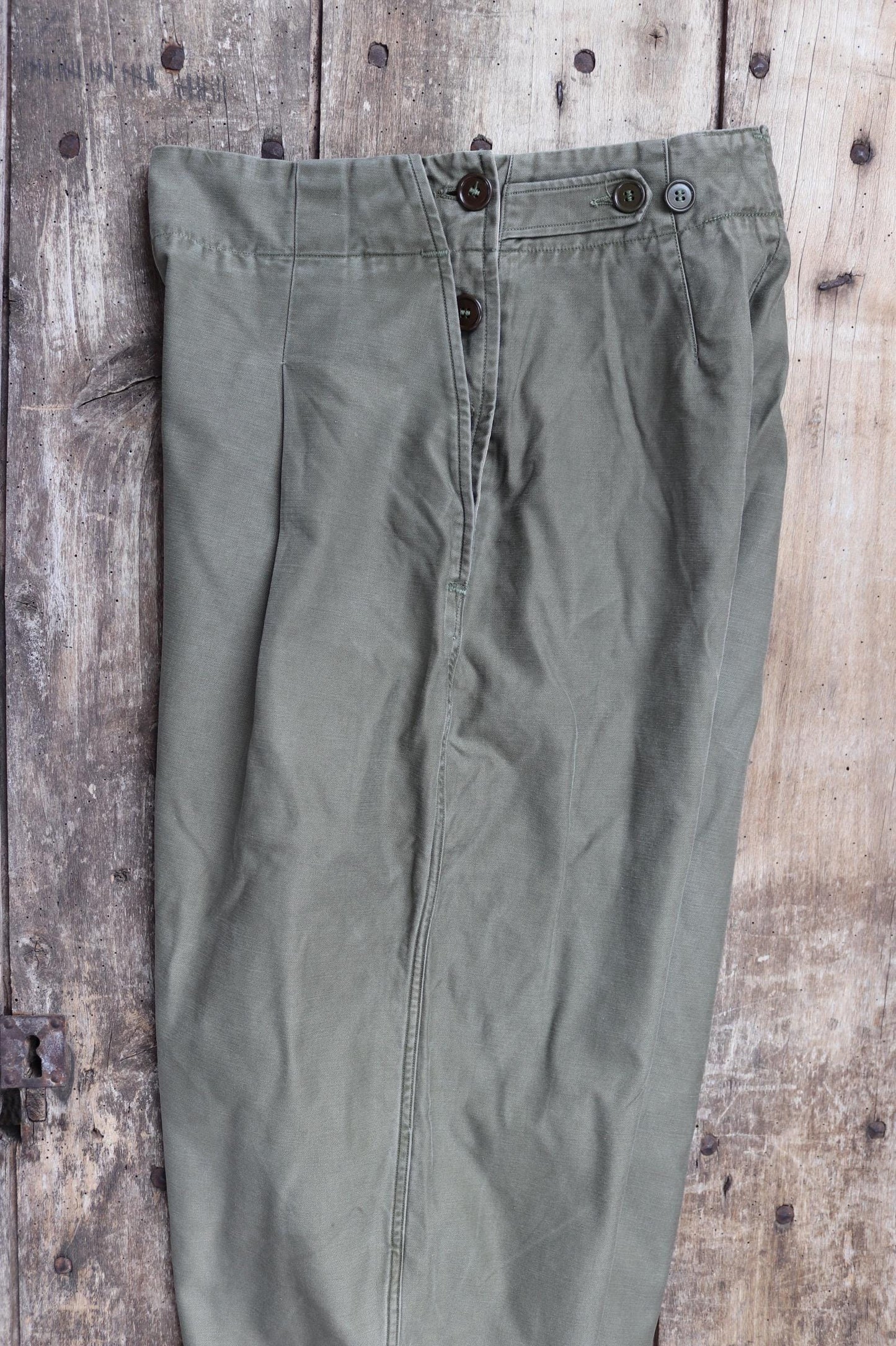 Vintage 1940s US army M43 trousers - womens military pants - original WW2 clothing - 28" x 27"