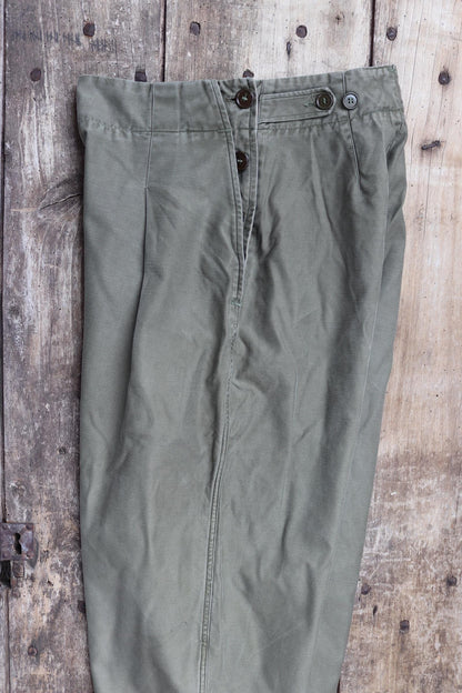 Vintage 1940s US army M43 trousers - womens military pants - original WW2 clothing - 28" x 27"