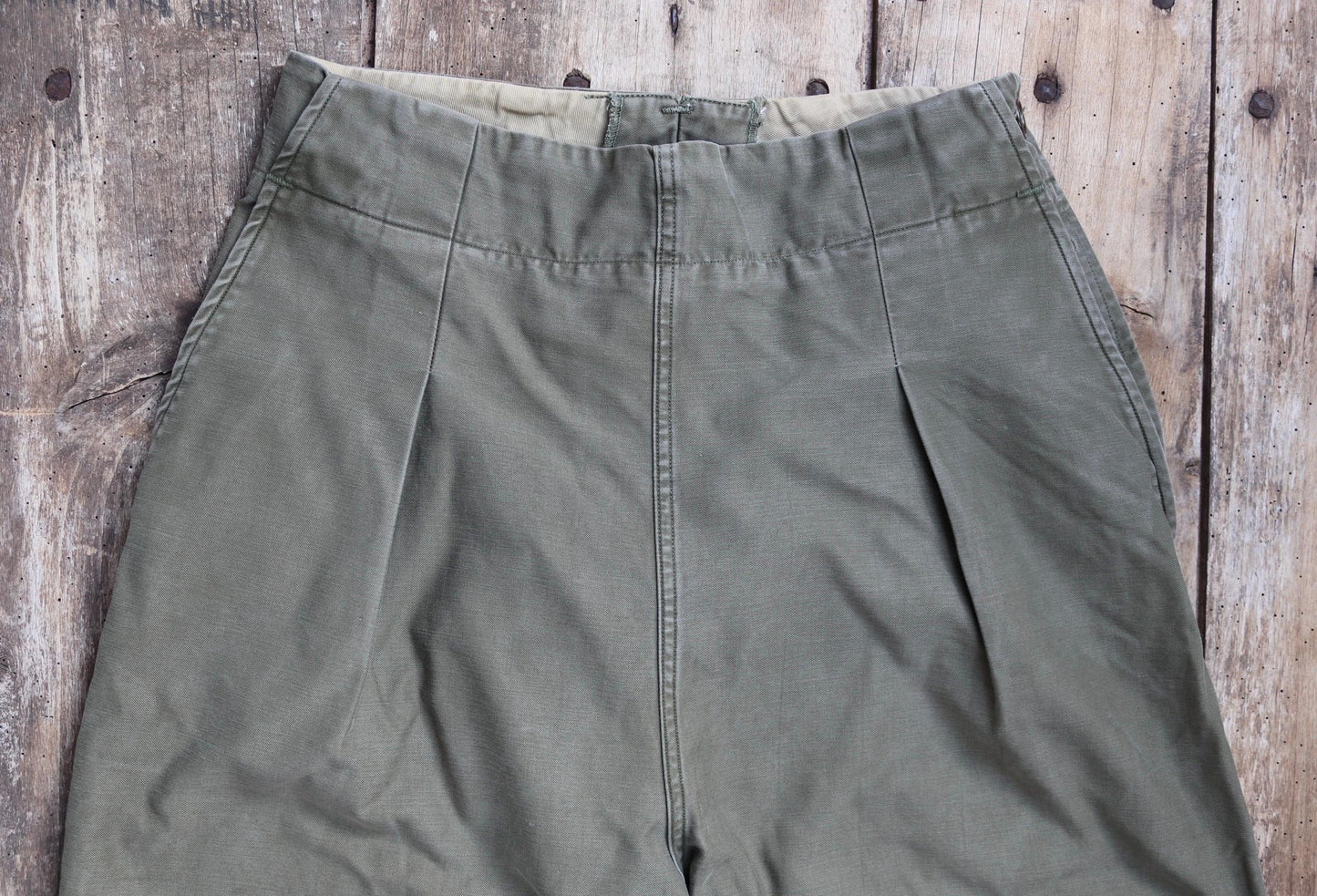 Vintage 1940s US army M43 trousers - womens military pants - original WW2 clothing - 28" x 27"