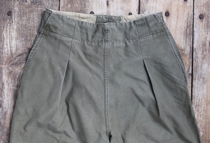 Vintage 1940s US army M43 trousers - womens military pants - original WW2 clothing - 28" x 27"