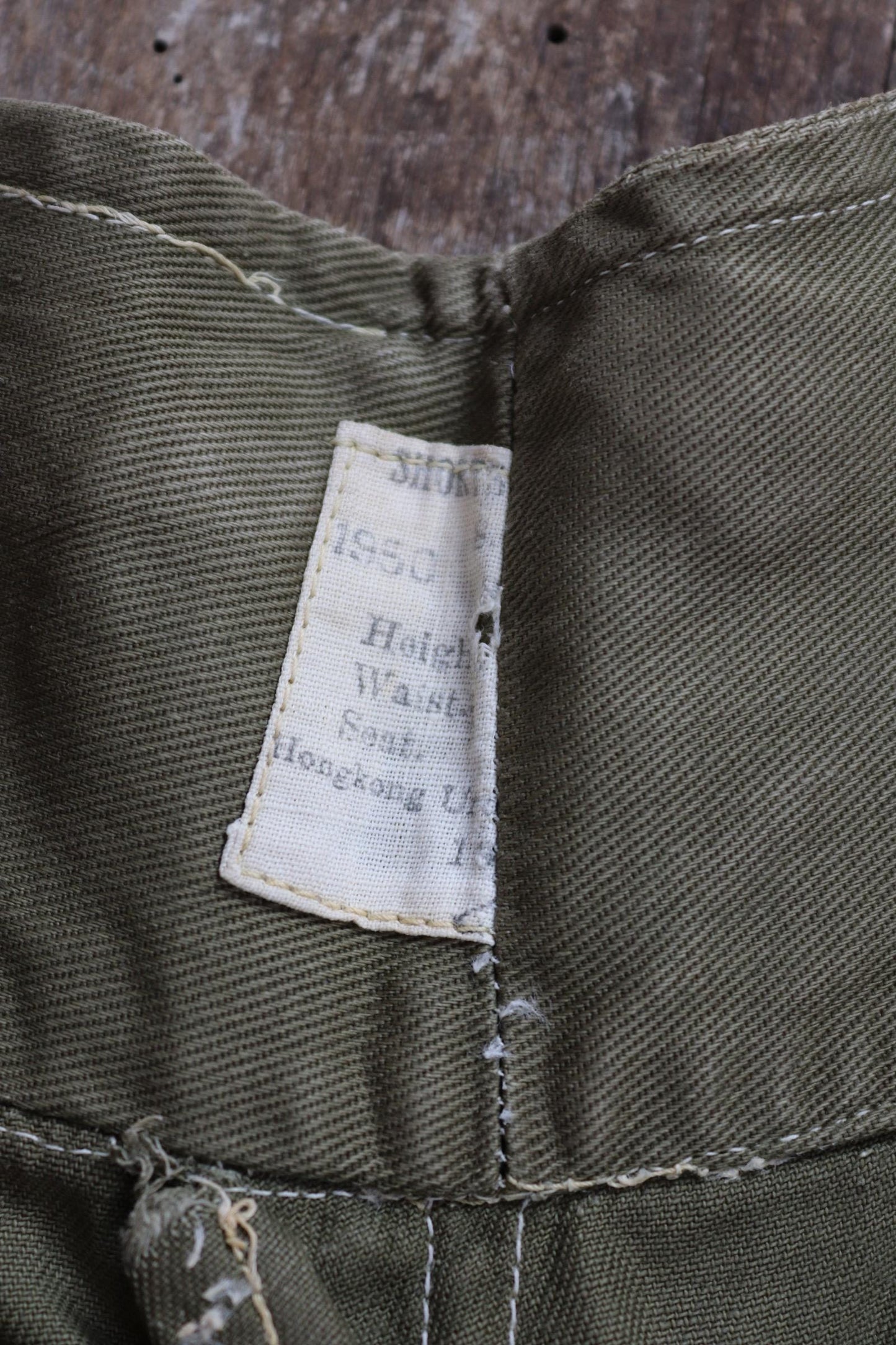 Vintage 1950s British army shorts - jungle green Gurkha pants - high waist wide leg - 26” x 7”