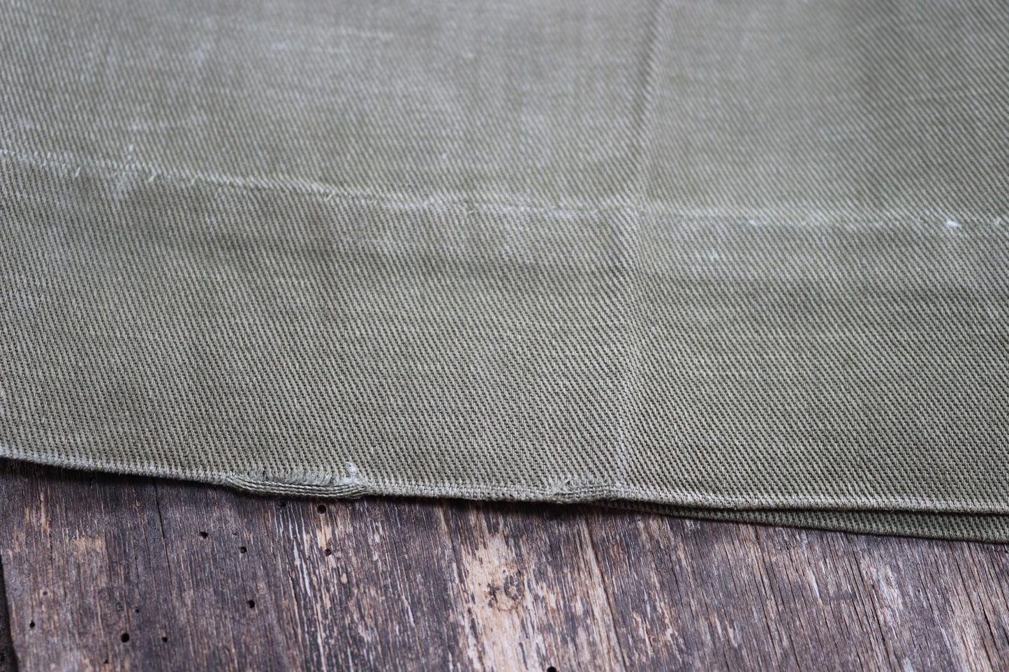 Vintage 1950s British army shorts - jungle green Gurkha pants - high waist wide leg - 26” x 7”
