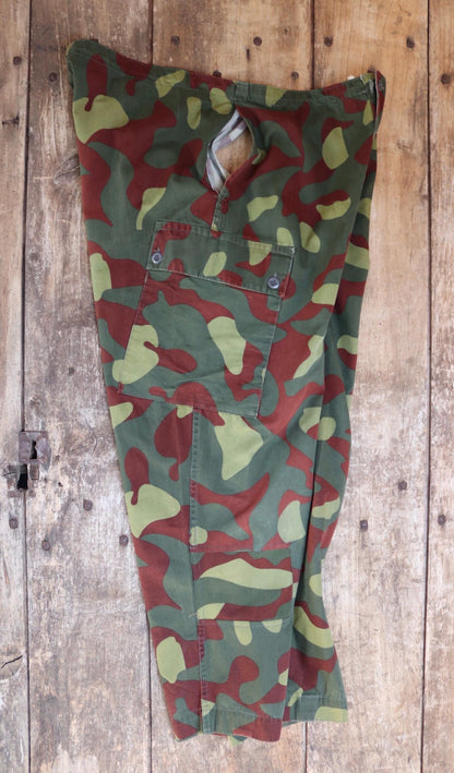 Vintage 1980s Finnish M62 camo trousers - windproof paratrooper pants - 40” x 27”