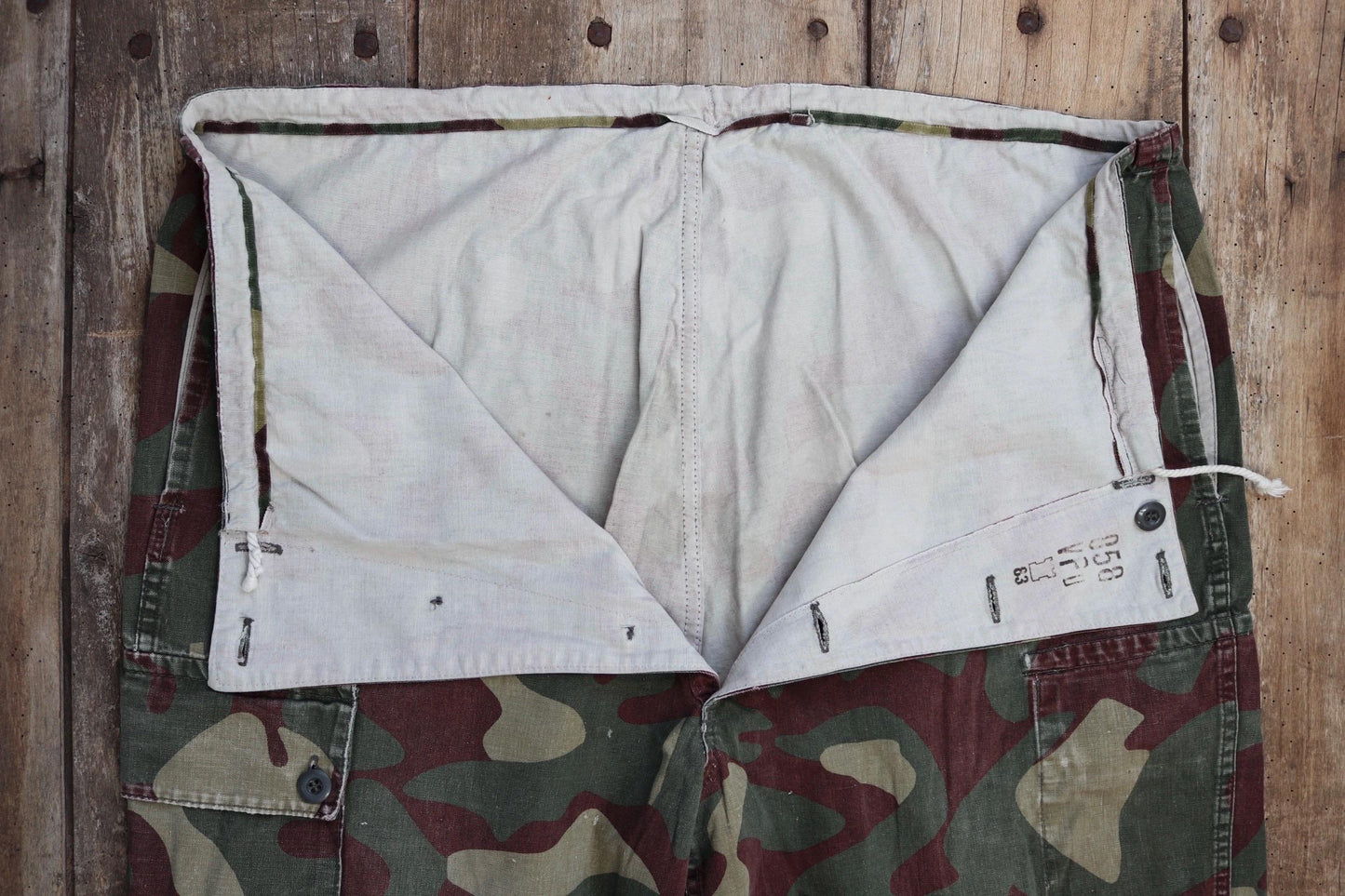 Vintage 1960s Finnish M62 camo trousers - windproof paratrooper pants - 41” x 29”