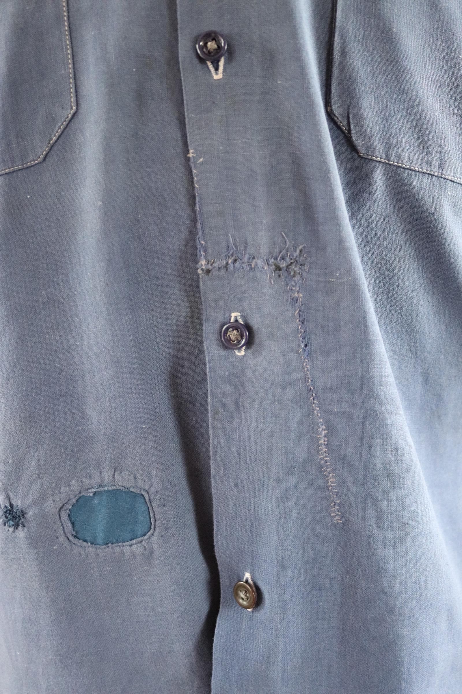 Vintage 1940s French workwear shirt - faded blue chambray cotton - darned and repaired - 43” chest