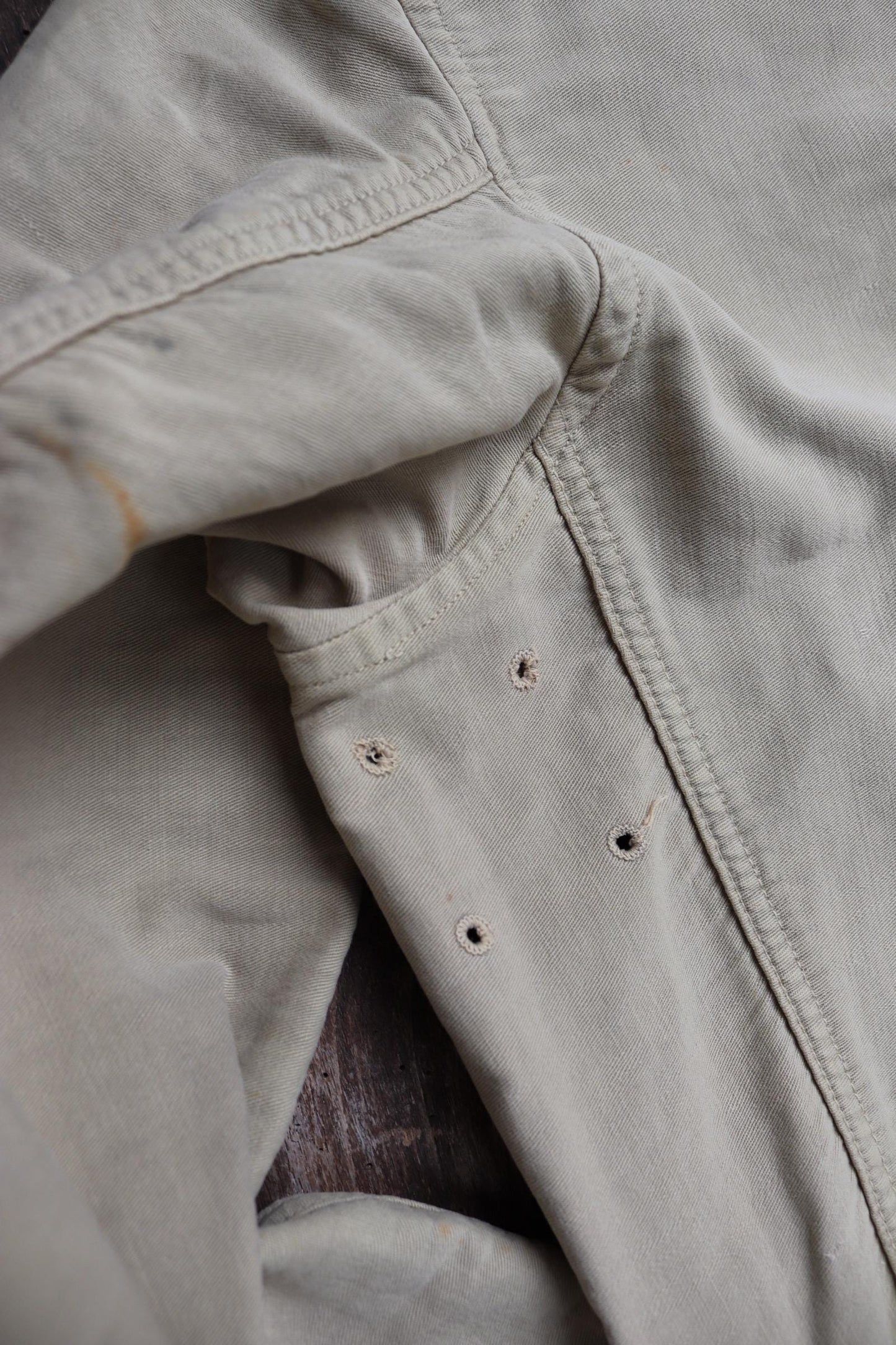 Vintage WW2 British workwear - 1940s overalls - mechanic coveralls - 43” x 37” x 26”