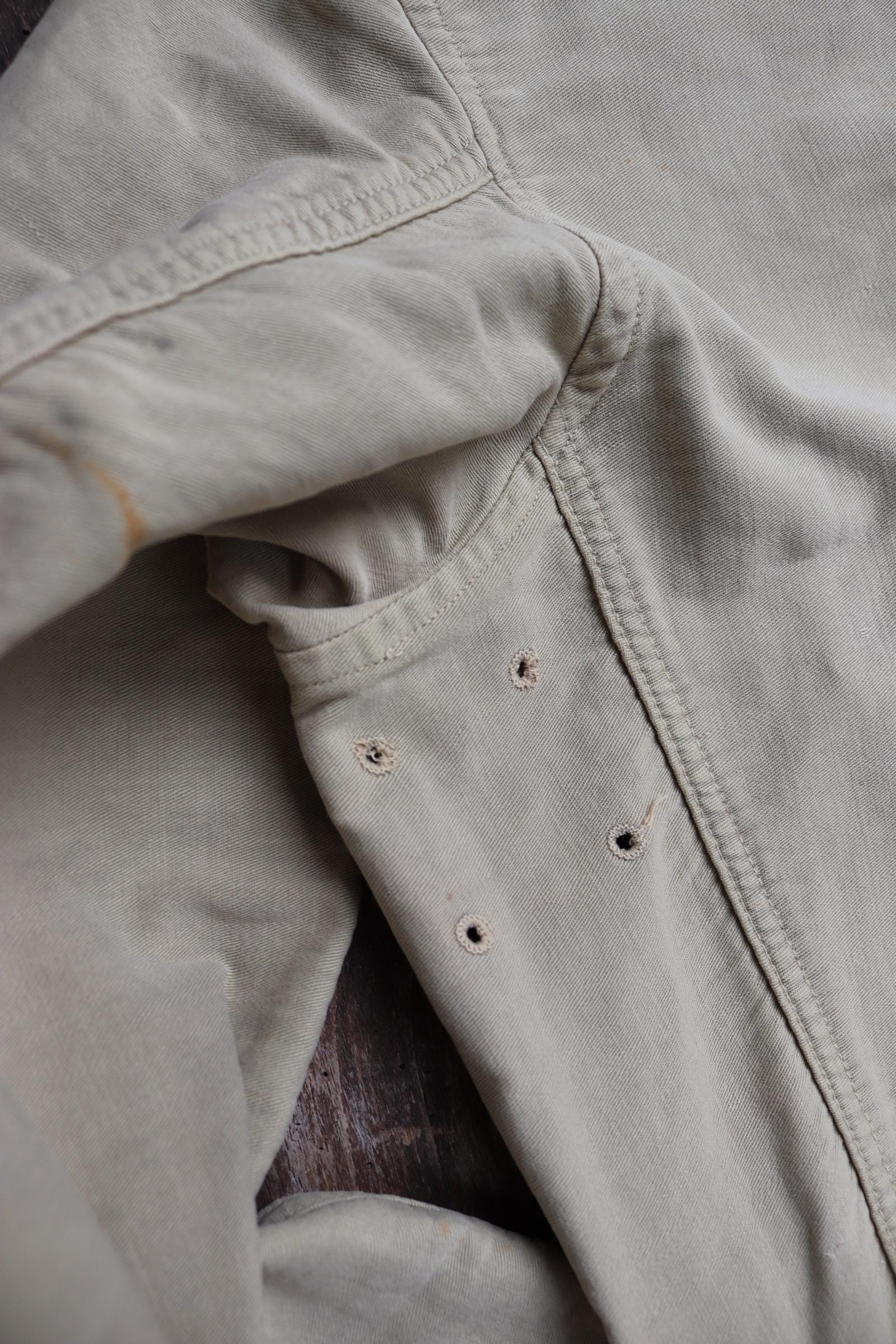 Vintage WW2 British workwear - 1940s overalls - mechanic coveralls - 43” x 37” x 26”