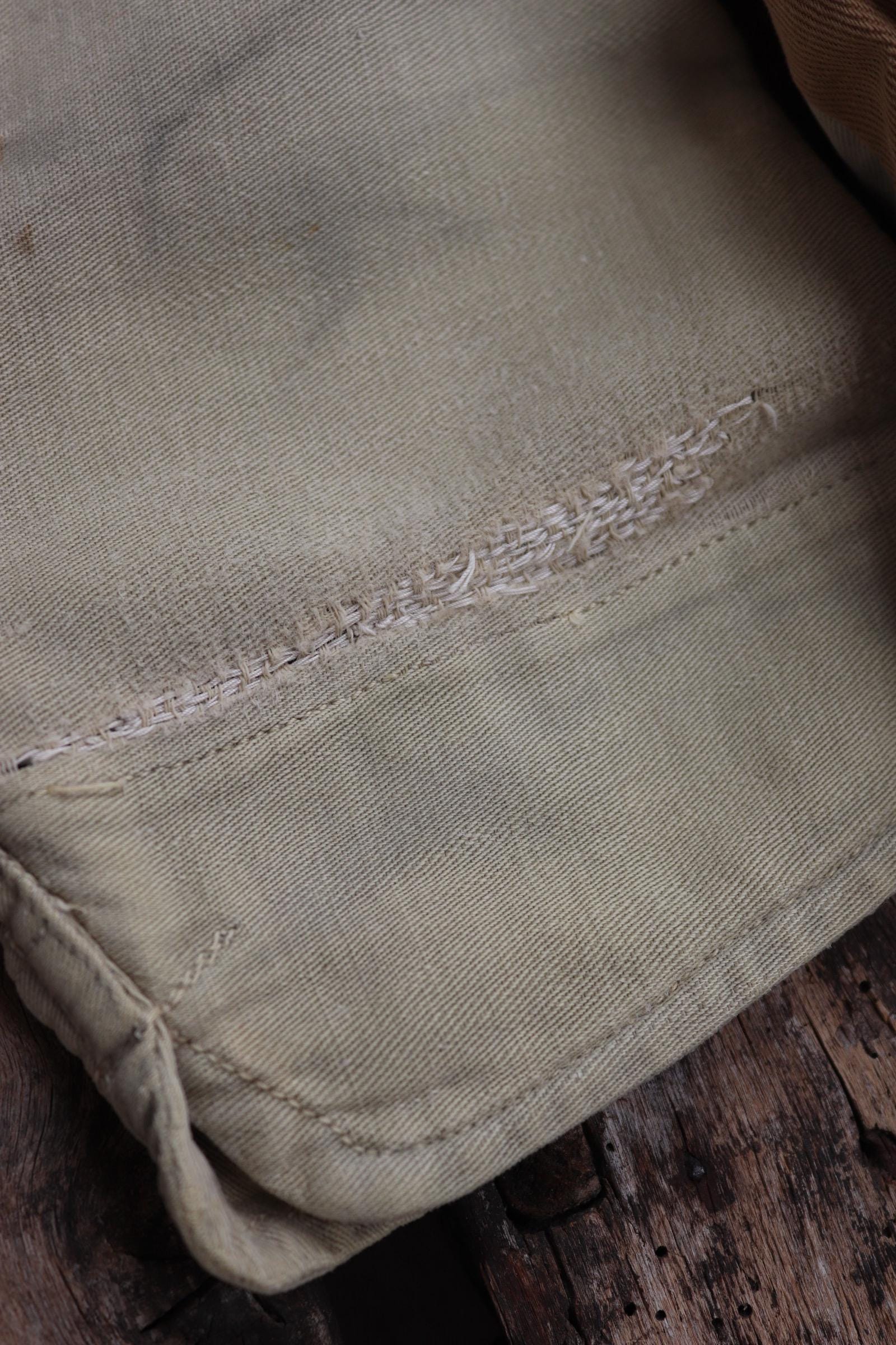 Vintage WW2 British workwear - 1940s overalls - mechanic coveralls - 43” x 37” x 26”