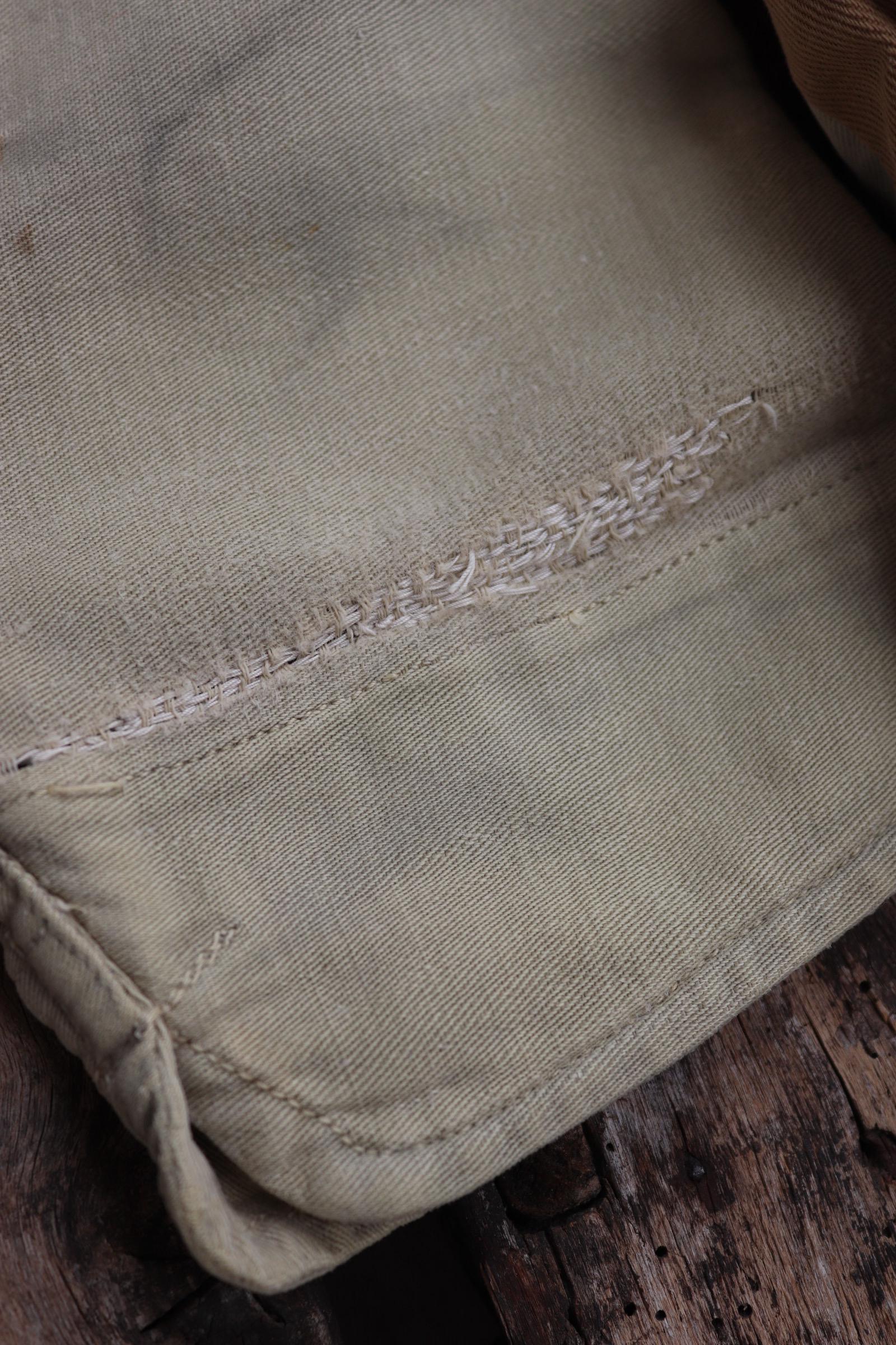 Vintage WW2 British workwear - 1940s overalls - mechanic coveralls - 43” x 37” x 26”