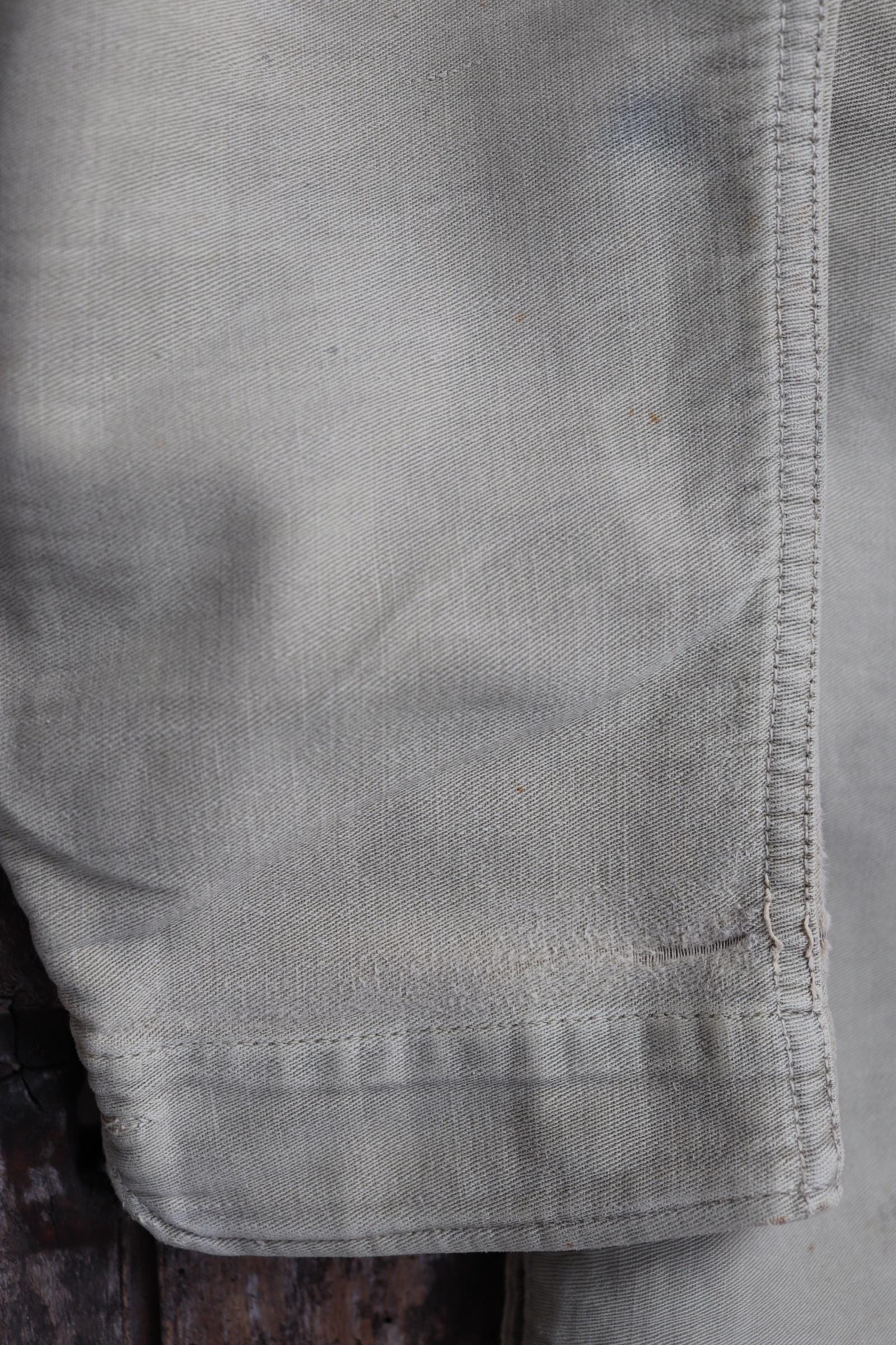 Vintage WW2 British workwear - 1940s overalls - mechanic coveralls - 43” x 37” x 26”