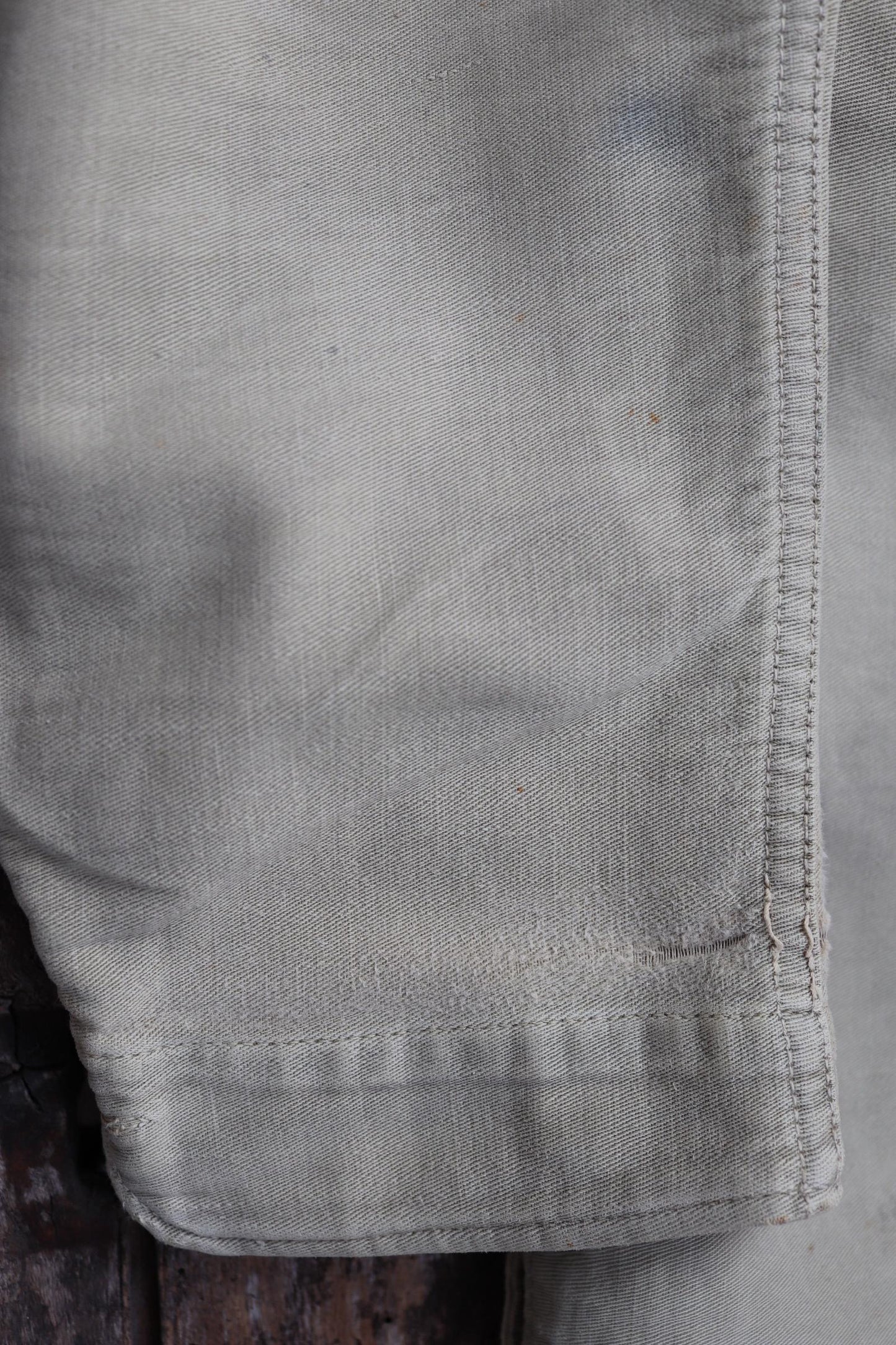 Vintage WW2 British workwear - 1940s overalls - mechanic coveralls - 43” x 37” x 26”