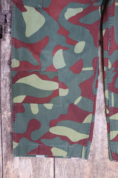 Vintage 1980s Finnish M62 camo trousers - windproof paratrooper pants - 40” x 27”