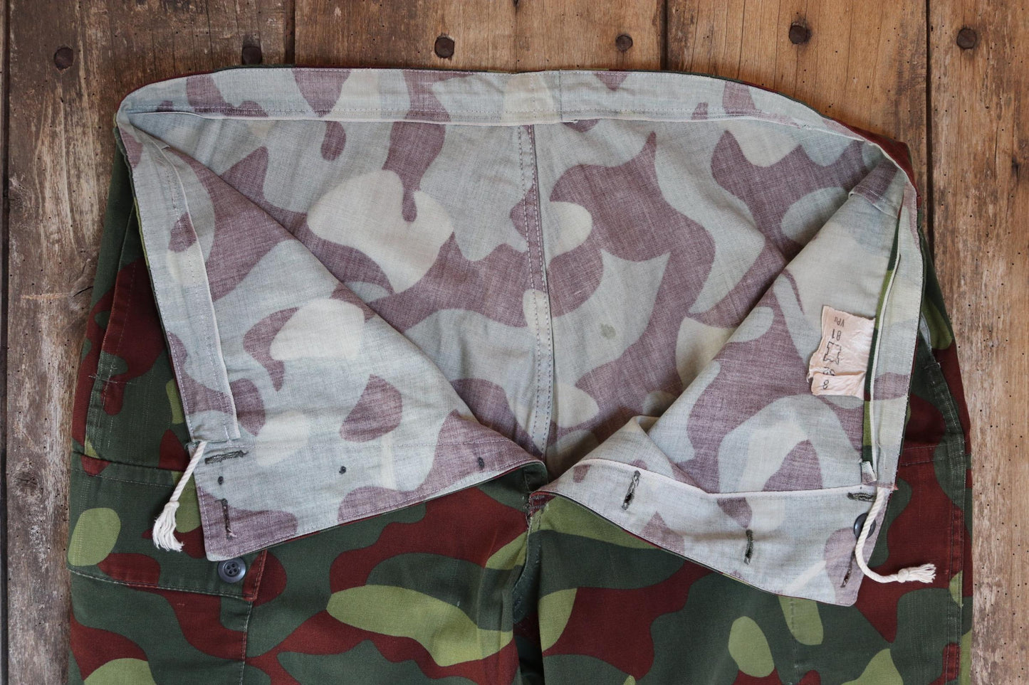Vintage 1980s Finnish M62 camo trousers - windproof paratrooper pants - 40” x 27”