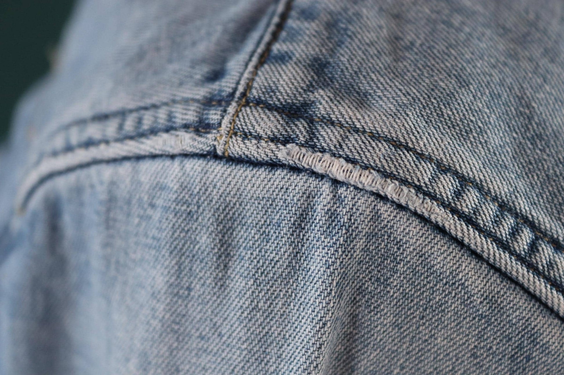 Vintage Levis denim cowboy shirt - pearl snap - Western style - 38" chest