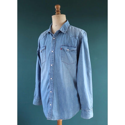 Vintage Levis denim cowboy shirt - pearl snap - Western style - 46" chest