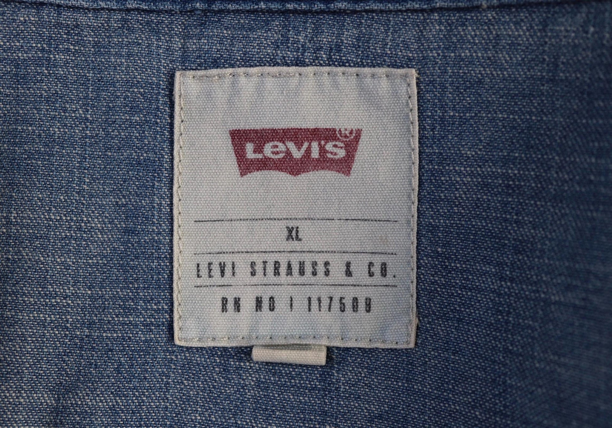 Vintage Levis denim cowboy shirt - pearl snap - Western style - 46" chest