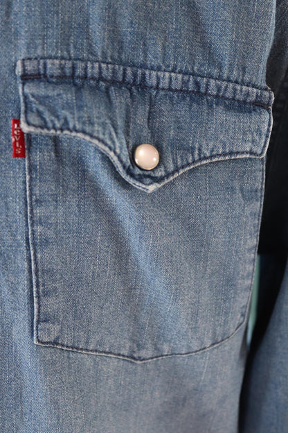 Vintage Levis denim cowboy shirt - pearl snap - Western style - 46" chest