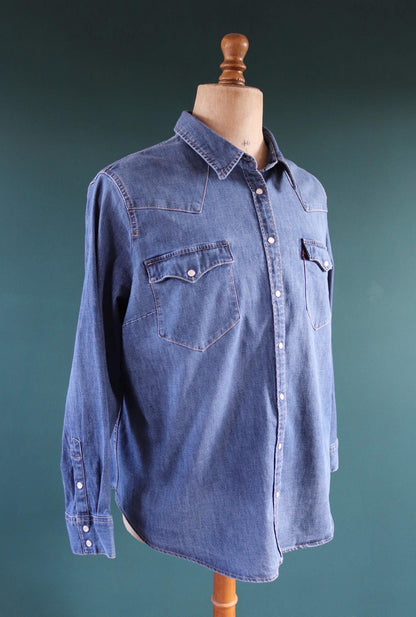 Vintage Levis denim cowboy shirt - pearl snap - Western style - 50" chest
