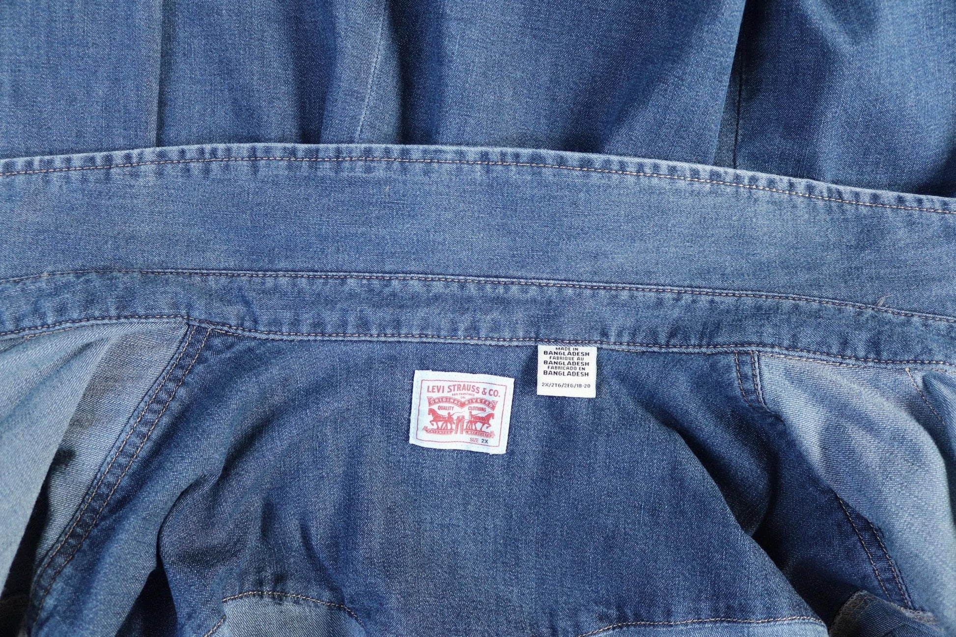 Vintage Levis denim cowboy shirt - pearl snap - Western style - 50" chest