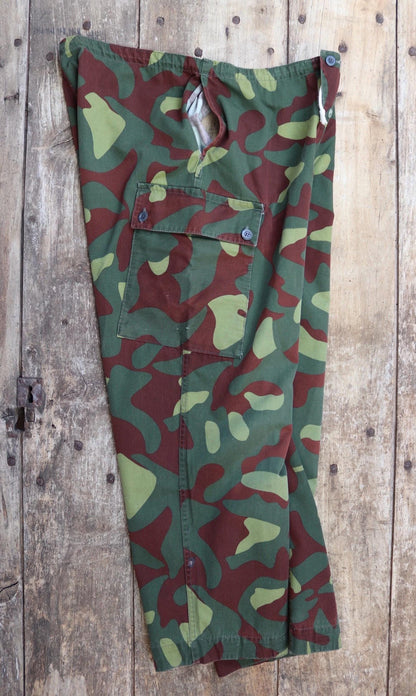 Vintage 1980s Finnish M62 camo trousers - windproof paratrooper pants - 37” x 27”