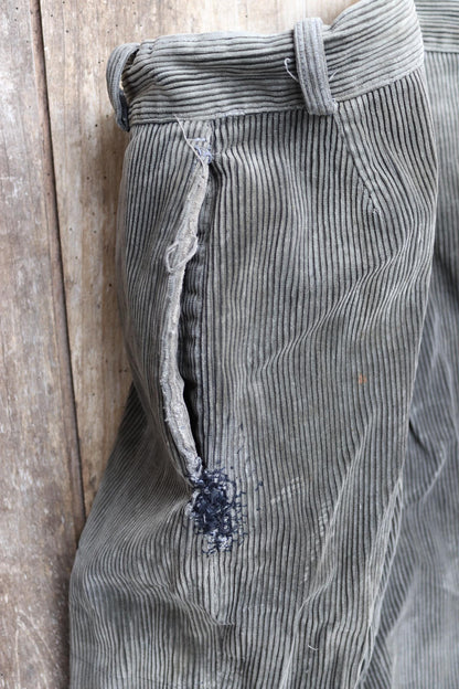 Vintage 1940s French workwear trousers - 1950s brown corduroy chore pants - darned and repaired - 31” x 26”